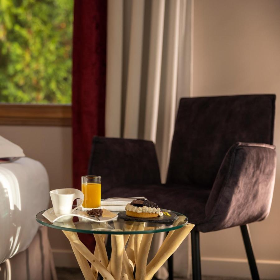 Hotel Les Grillons Талуар Екстериор снимка